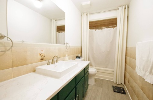 Jane and Finch House | Large 3bdrm house