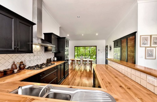 Watagan House | Large 4 bed house with pool, total privacy. 30 minutes from the Hunter Valley.