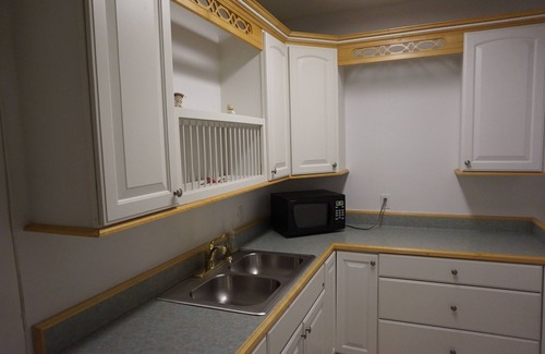 Clear Lake House | Large 4 Bedroom 3,600 Square Foot Suite that Sleeps 16 Guests