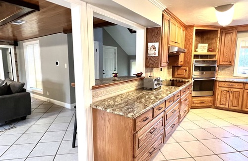 Opelousas House | Large 4 br Home on an acre in a neighborhood setting -The Cajun Nest-