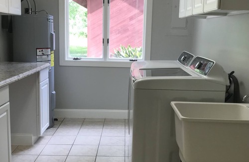 Opelousas House | Large 4 br Home on an acre in a neighborhood setting -The Cajun Nest-