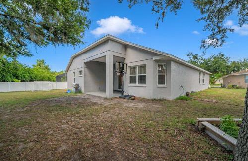 Parrish House | Large 5 bd home close to Beaches