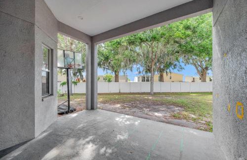 Parrish House | Large 5 bd home close to Beaches