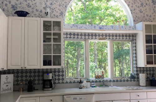 Hampton Bays House | Large 5 bedroom/5 bath secluded property with large heated pool on over an acre