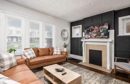 University District House | Large 5 Bedroom House Next to OSU, Sleeps 16