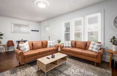 University District House | Large 5 Bedroom House Next to OSU, Sleeps 16