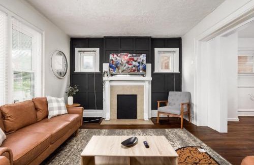 University District House | Large 5 Bedroom House Next to OSU, Sleeps 16