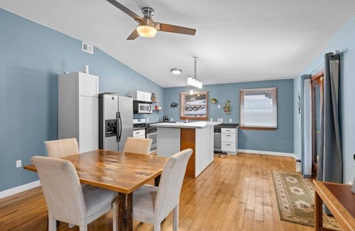 Siren Cabin | Large 7-bedroom cabin with beautiful views in welcoming Siren, Wi.