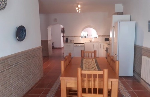 Jatar House | Large affordable house Near Alhama de Granada, Free wifi, private pool + garden.