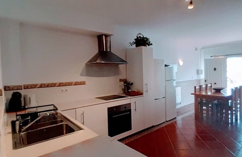 Jatar House | Large affordable house Near Alhama de Granada, Free wifi, private pool + garden.