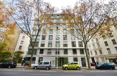 Part Dieu - Bir Hakeim Apartment | Large and bright 77 m² T3 with garage located in Garibaldi