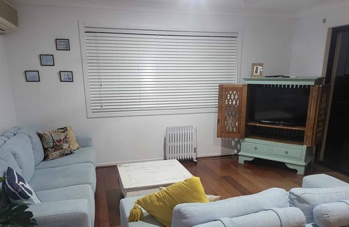 Miami House | Large and light Townhouse 600m from Burleigh Beach