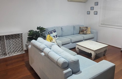 Miami House | Large and light Townhouse 600m from Burleigh Beach