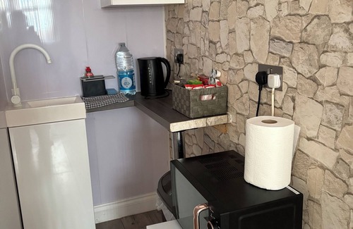 Bloxwich House | Large and spacious bedroom with en-suite near Birmingham airport,NEC,city centre