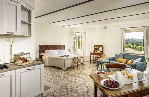Mascarelli Apartment | Large Apartment 2 with swimming pool and terrace in an ancient country house