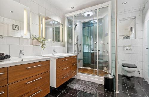 Tromso Apartment | Large apartment for max 13pax Tromsø