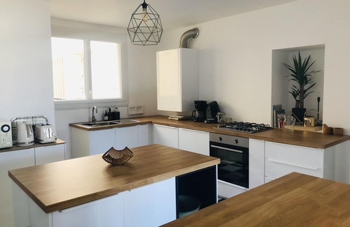 Douarnenez Apartment | Large apartment with sea view over the port of Rosmeur