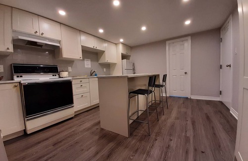 Woodbine Gardens House | Large Apartment with Own Entrance in a Bungalow