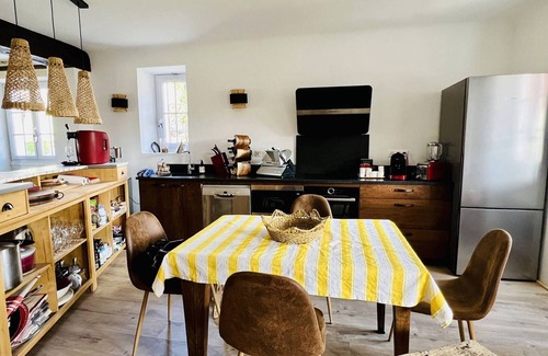 Hasparren Villa | Large Basque house 14 pers, pool, game room, internet, charging station