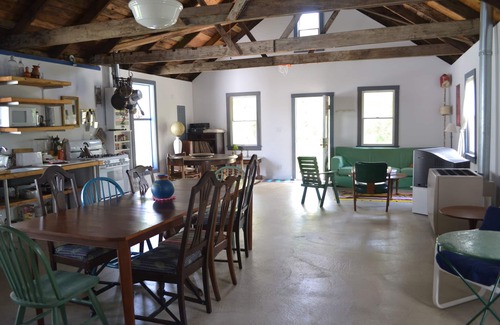 Montauk House | Large Beach Bungalow Next To Pond In Montauk