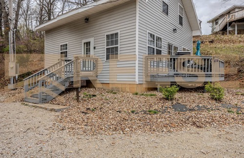 Lake Ozark House | Large Beach Cabin, Private/Shared Beach Family Cabin