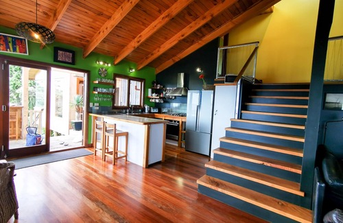 Te Tii House | *Large Beach House, Amazing Views*