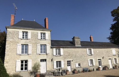 Thure House | Large beautiful charming house with swimming pool and cinema. Quiet, city 10 min