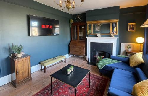 Mill Road Apartment | Large Beautiful Luxury City Centre Apartment on On Mill Rd - Walk to Station and City Centre