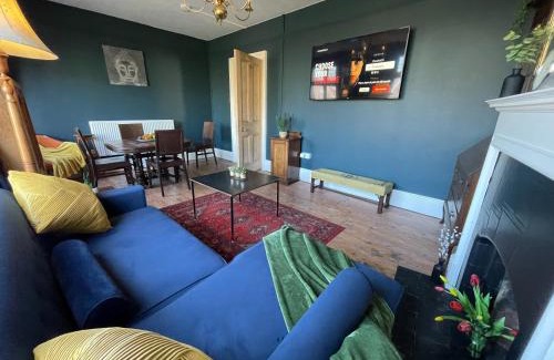 Mill Road Apartment | Large Beautiful Luxury City Centre Apartment on On Mill Rd - Walk to Station and City Centre