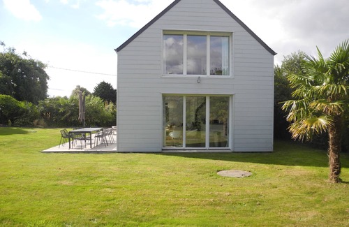 Saint-Cast-le-Guildo Villa | Large, bright home cinema villa, close to the beach and PenGuen golf course