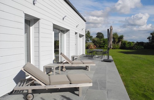 Saint-Cast-le-Guildo Villa | Large, bright home cinema villa, close to the beach and PenGuen golf course