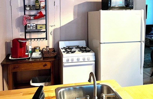 Ithaca Apartment | Large bright studio