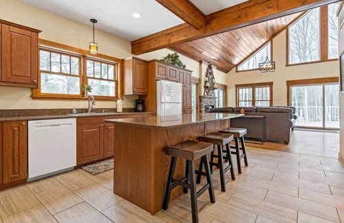 Kendall House | Large Cabin w. Hiking Trail & Private Lake Access
