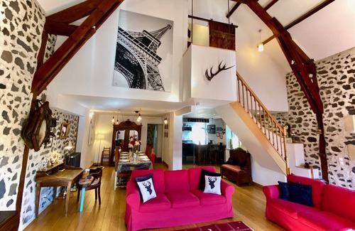 Saint-Nectaire House | Large Converted Barn, sleeps 8 , Games Room, 20 min Super Besse