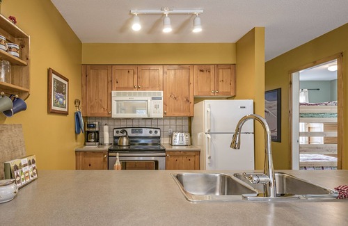 Silver Star Mountain Condo | Large Corner Quiet Top Floor Condo at the Foot of Silver Queen Chairlift