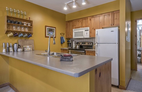 Silver Star Mountain Condo | Large Corner Quiet Top Floor Condo at the Foot of Silver Queen Chairlift