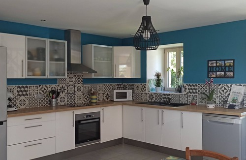 Savignac-de-Miremont House | Large, cosy nest overlooking a green valley 4 bedrooms 3 shower rooms