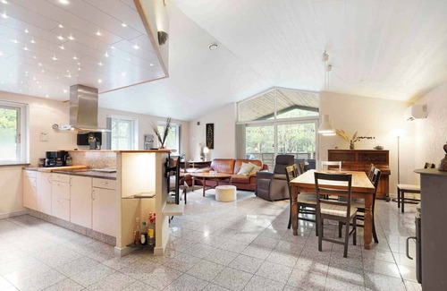 Sønderstrand House | Large cottage in peaceful, beautiful nature