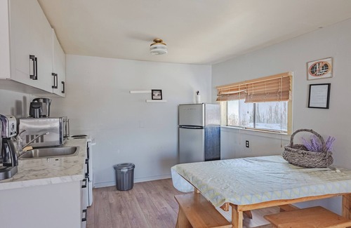 Frontenac Cabin | Large Cottage nnFamily Fun Lakehouse: 4 Beds/Bunks, Sleeps 8, AC, Water Access