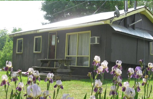 Frontenac Cabin | Large Cottage nnFamily Fun Lakehouse: 4 Beds/Bunks, Sleeps 8, AC, Water Access