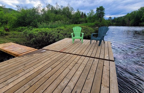 Val Morin Ski Chalet | Large cottage with 9-seater hot tub on the North River
