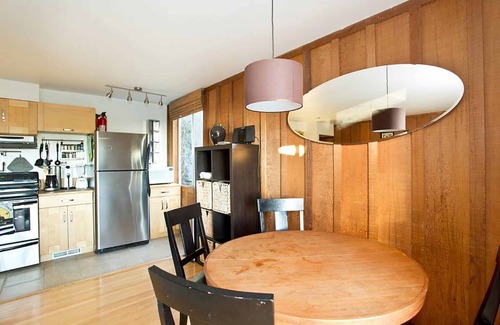 Berkeley Apartment | Large Deck View Condo, Above Uc's Memorial Stadium In Berkeley