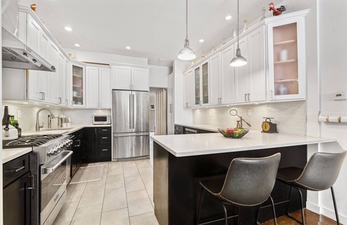 Upper East Side House | Large Duplex in private townhouse with movie screen!