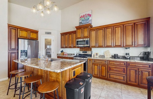 Avondale House | Large elegant home w/private pool, yard, & pool table - near Cardinal Stadium