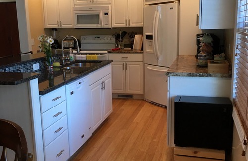 Huron House | Large Enough To Sleep 14! One Block To Rye Beach Park