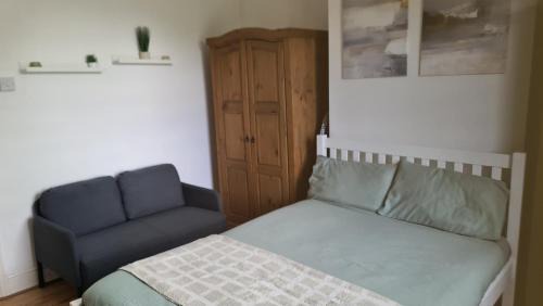 Reading Apartment | Large Ensuite Rooms RG2 Near Town Centre & Hospital