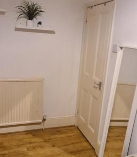 Reading Apartment | Large Ensuite Rooms RG2 Near Town Centre & Hospital