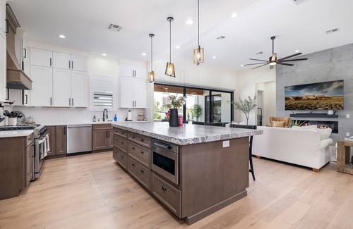 Surprise House | Large entertainment 4-bedroom home in Surprise - Pickleball Court, Pool, Bocce