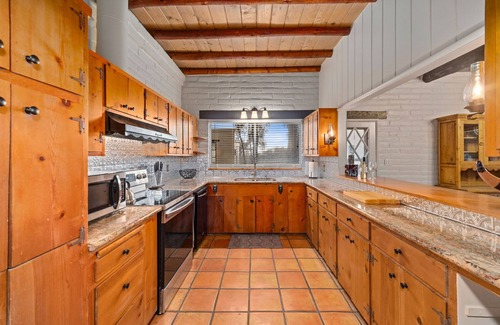 Tanque Verde House | Large Families, Resort-Style Pool Solana #5