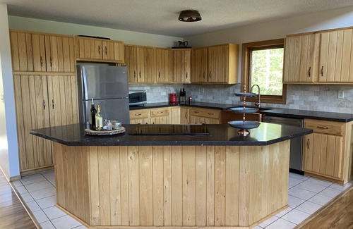 St. Louis County House | Large Family Cabin, Centrally Located On Beautiful Frazer Bay!